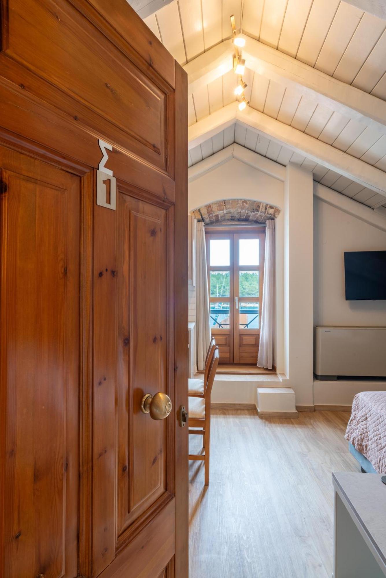 Authentic Suites In Fiscardo Фискардо Екстериор снимка